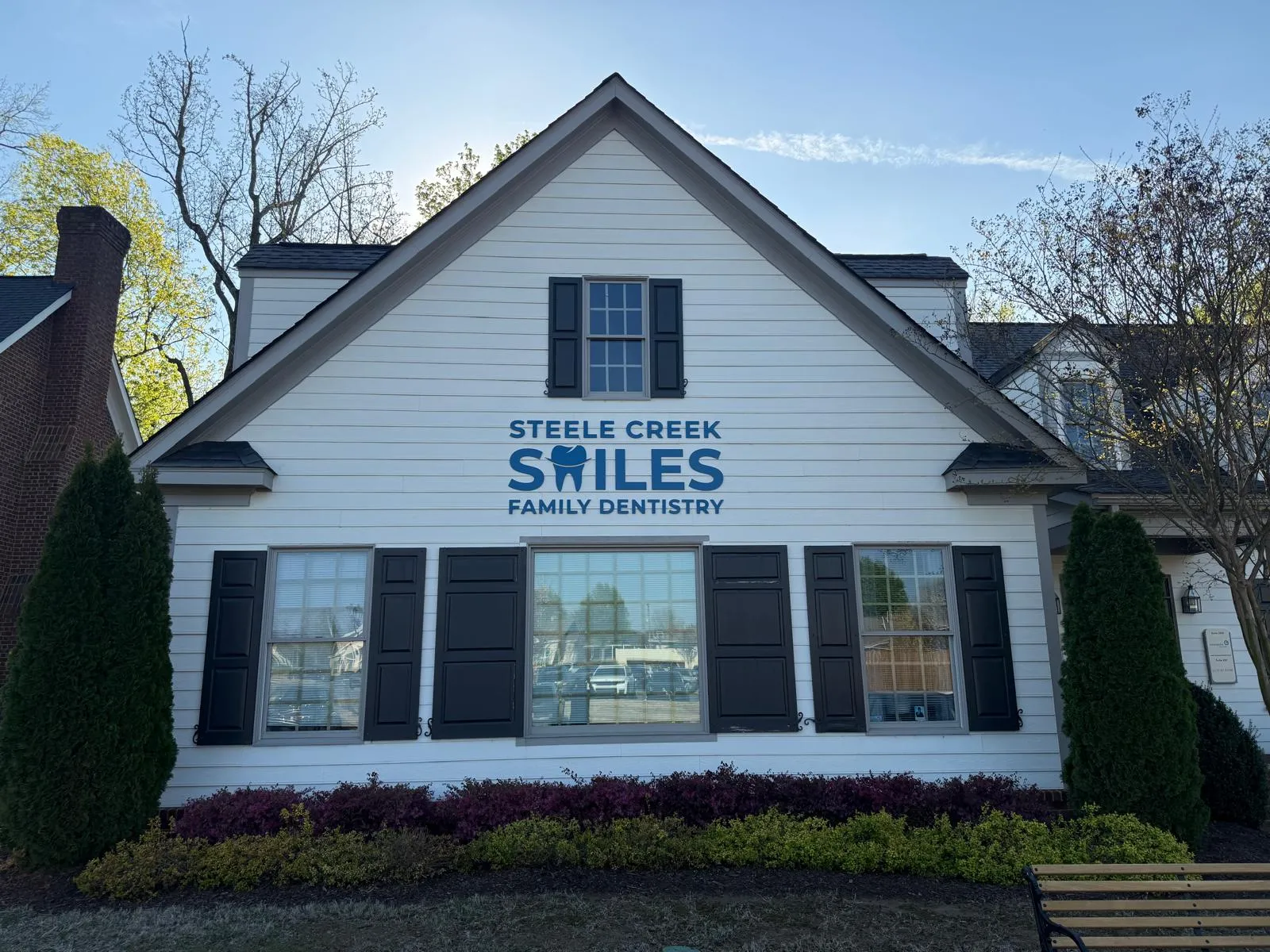Dental chair and treatment room